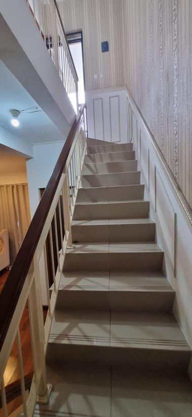 Rumah Cantik Full Furnish harga Menarik dekat Gerbang Tol Buahbatu Bandung Dijual