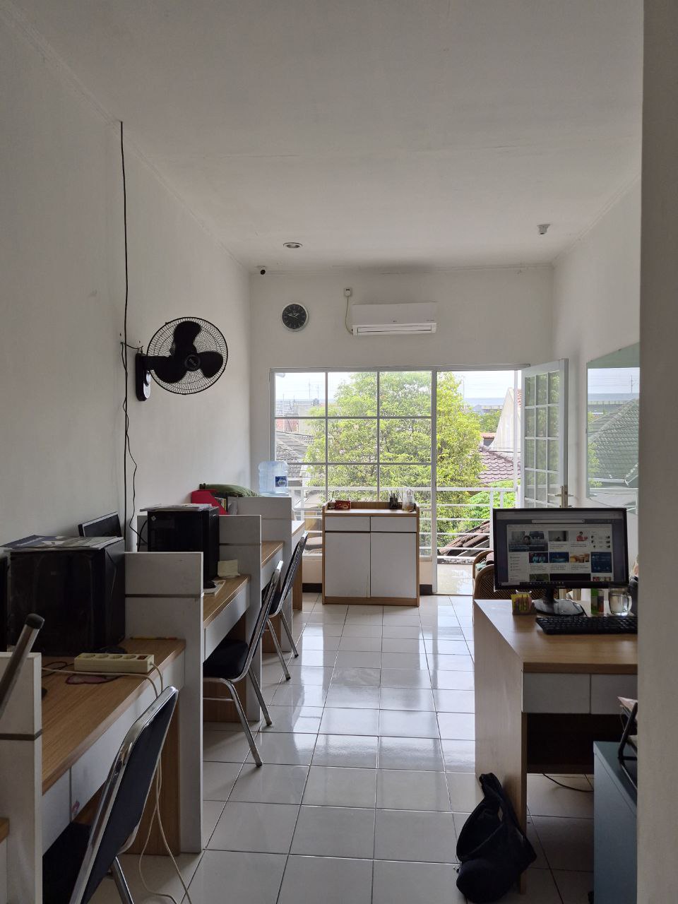 DIJUAL RUMAH TERAWAT STRATEGIS DI KOMPLEK ELIT BATUNUNGGAL DALAM CLUSTER BANDUNG TENGAH DEKAT KE EXIT TOL BUAH BATU