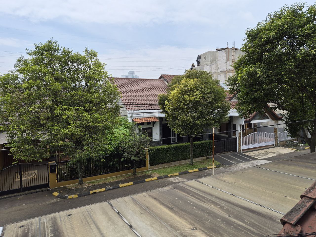 DIJUAL RUMAH TERAWAT STRATEGIS DI KOMPLEK ELIT BATUNUNGGAL DALAM CLUSTER BANDUNG TENGAH DEKAT KE EXIT TOL BUAH BATU