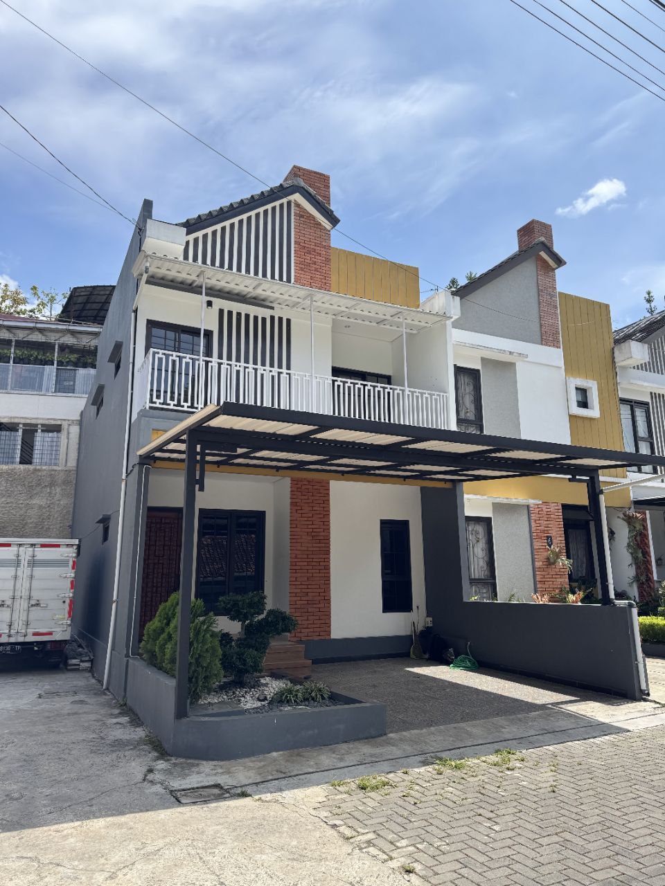 DIJUAL RUMAH ESTETIK DESAIN JAPANG DALAM CLUSTER DI CIHANJUANG GEGERKALONG CIMAHI BANDUNG UTARA