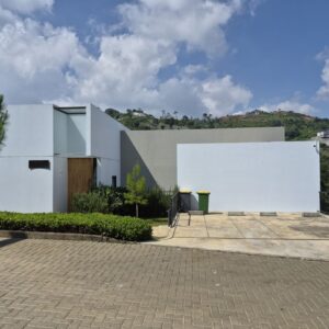 DIJUAL RUMAH VILA MEWAH VIEW PERBUKITAN CANTIK AREA DAGO PAKAR TIMUR COCOK UNTUK TINGGAL ATAU INVESTASI KOMERSIL