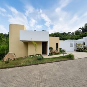 DIJUAL RUMAH VILA MEWAH VIEW FOREST AREA DAGO PAKAR TIMUR
